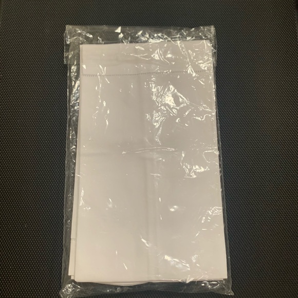 NWT White Hand Towels - Picture 2 of 3